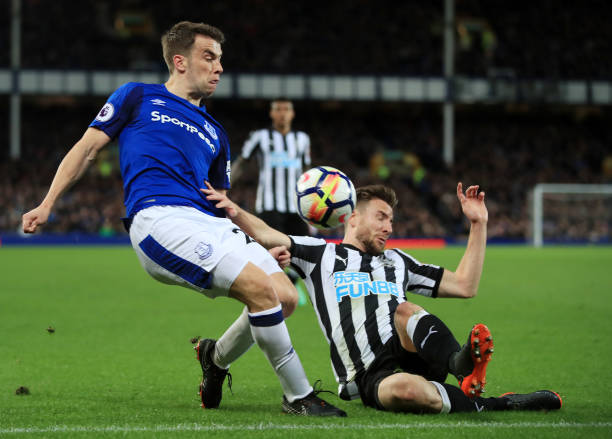 国足队长对 国足队长对